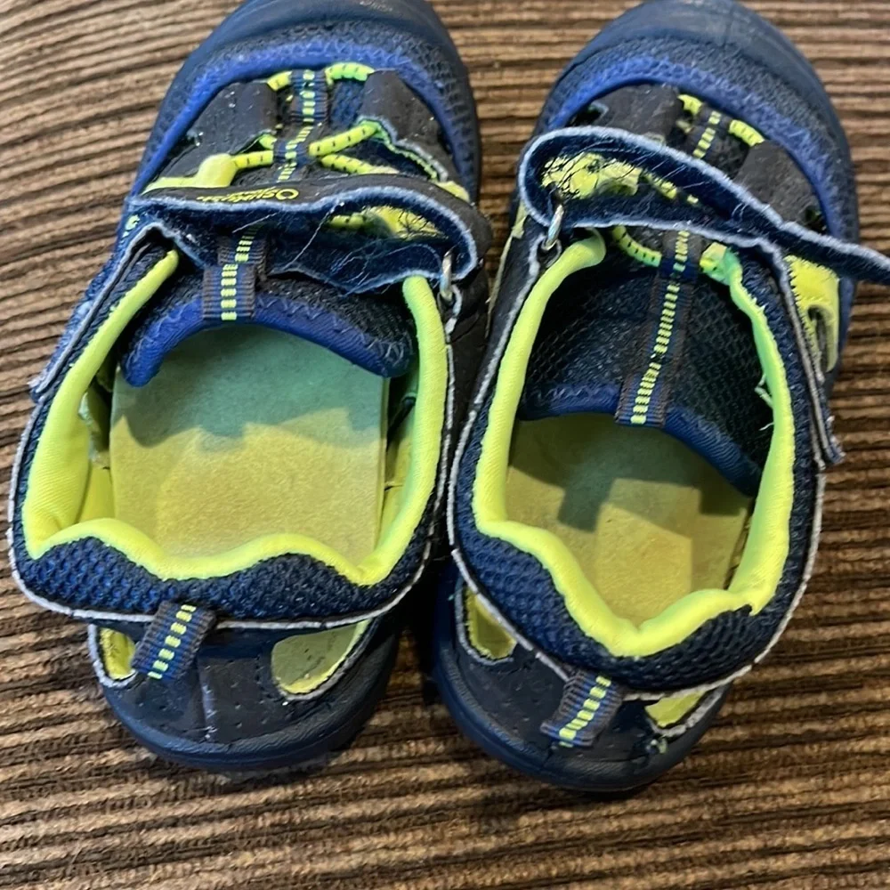 Osh gosh water shoes sandals